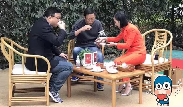 丁磊、吴晓波